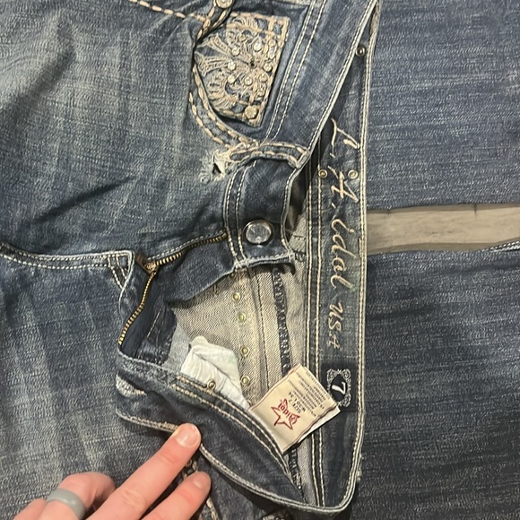 Women's Blue Jeans with Embellished Pockets - Picture 4 of 11